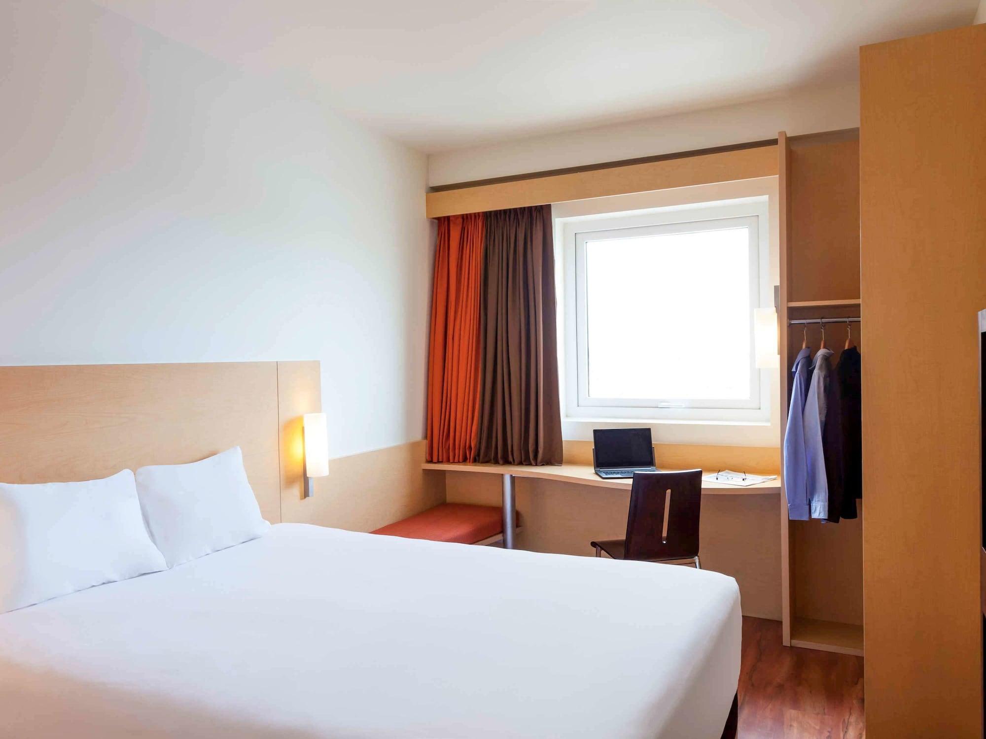 Ibis Hermosillo Buitenkant foto