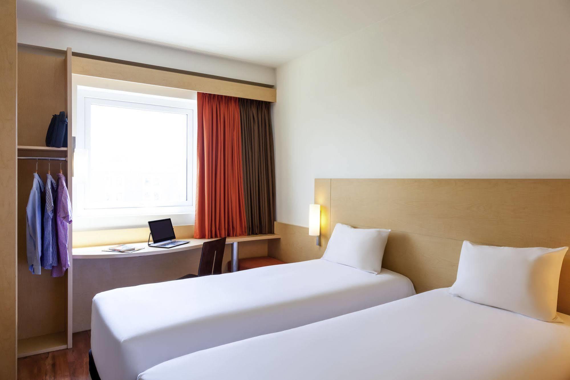 Ibis Hermosillo Buitenkant foto